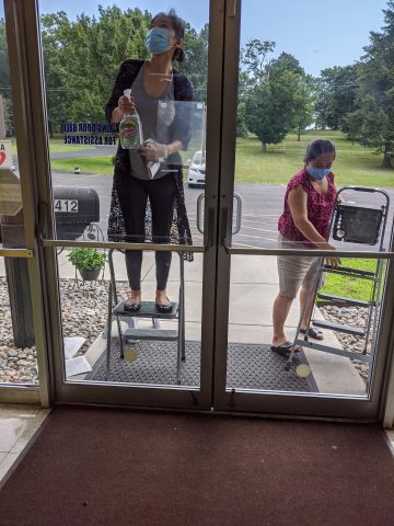 EhDar Bu Soe and Kyi Kyi Aye make our windows sparkle!